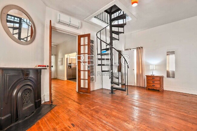Building Photo - 710 Rubel Ave