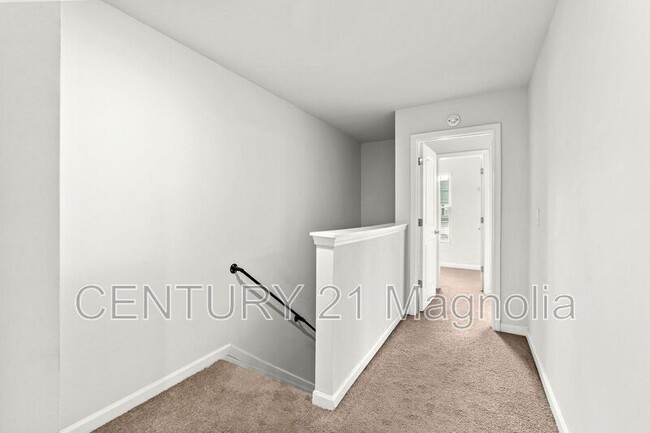 Building Photo - 4343 Newland St