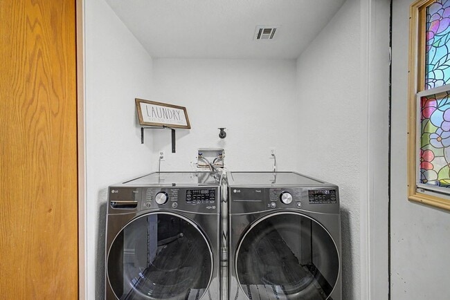 Building Photo - 6315 E Delcoa Ave