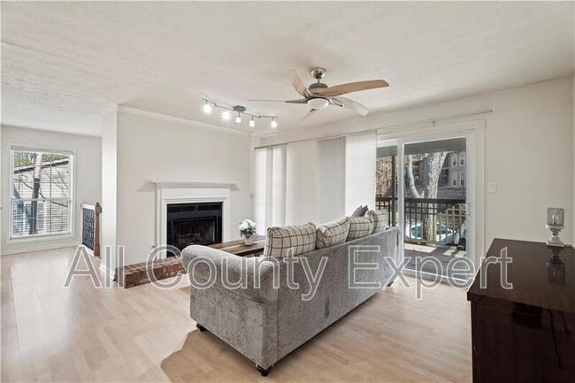 Building Photo - 2901 Lenox Rd NE