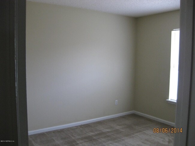 Building Photo - 11191 Mikris Dr S