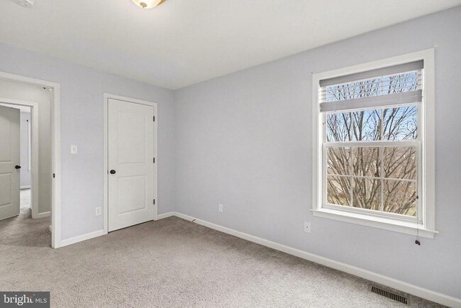 Building Photo - 1841 Vista Dr