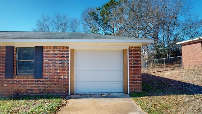 Building Photo - 125 Nann St