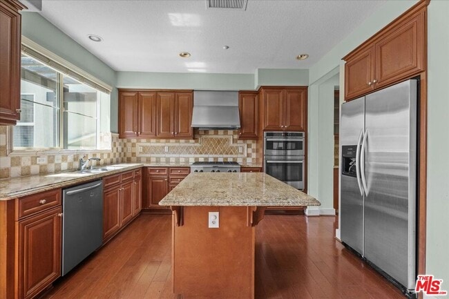 Building Photo - 6010 S Celedon Creek