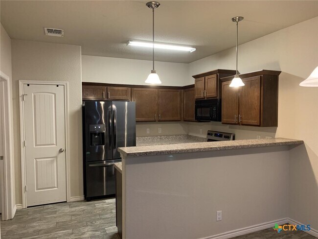 Building Photo - 5428 Stonehaven Dr
