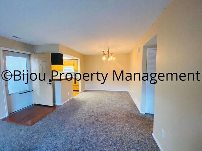 Building Photo - 844 Tenderfoot Hill Rd