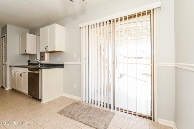 Building Photo - 8167 Fort Chiswell Trail