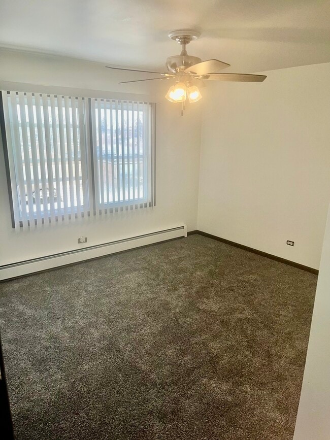 Building Photo - 1601 Downs Dr