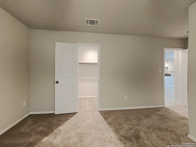 Building Photo - 5550 Basil Chase