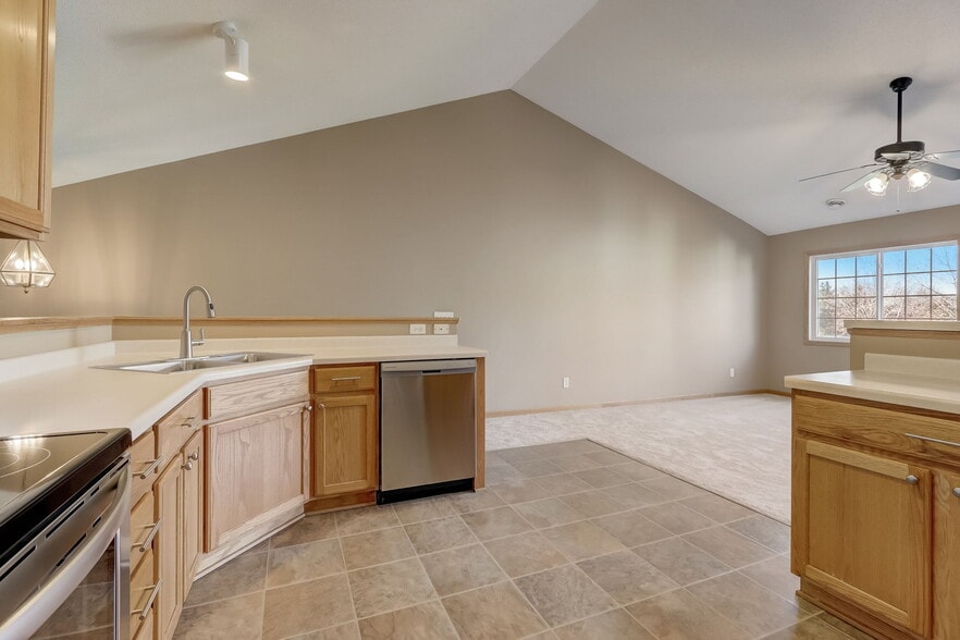 Building Photo - 1222 Bergmann Dr