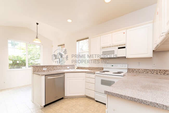 Building Photo - 9808 NE 130th Pl
