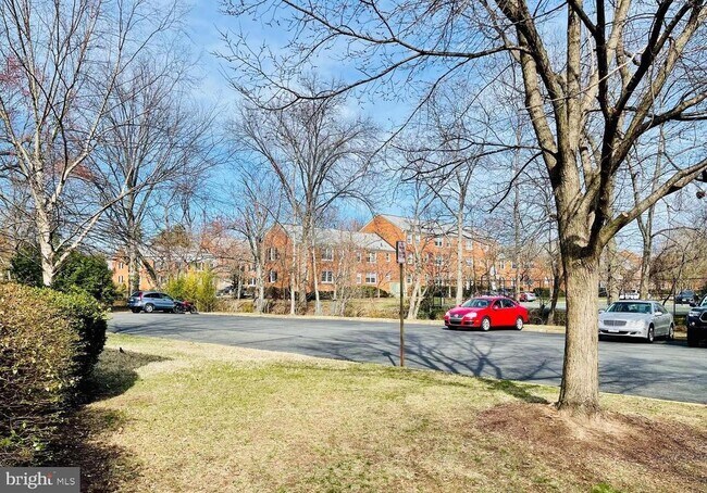 Building Photo - 6603 E Wakefield Dr