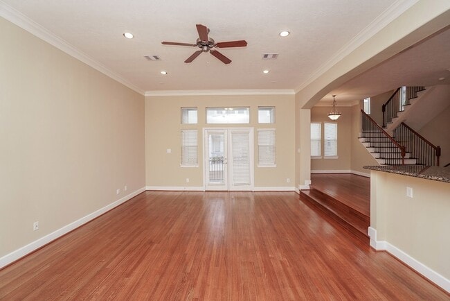 Building Photo - 5730 Kansas St