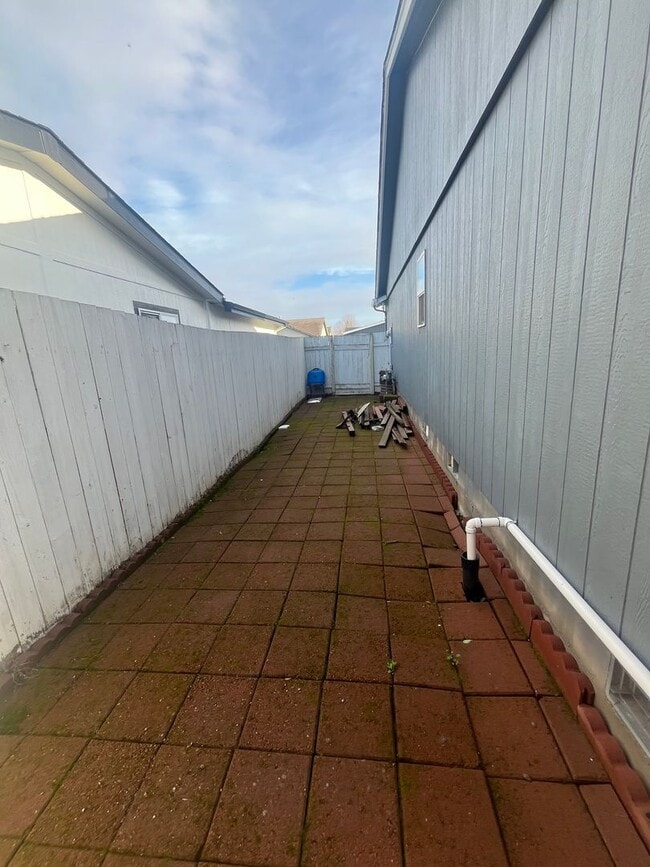 Building Photo - Bright & Updated 3-Bed, 2-Bath Home with Private Fenced Yard – No Rear Neighbors!!