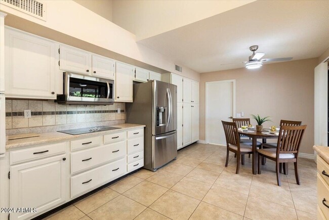 Building Photo - 12318 W Fieldstone Dr