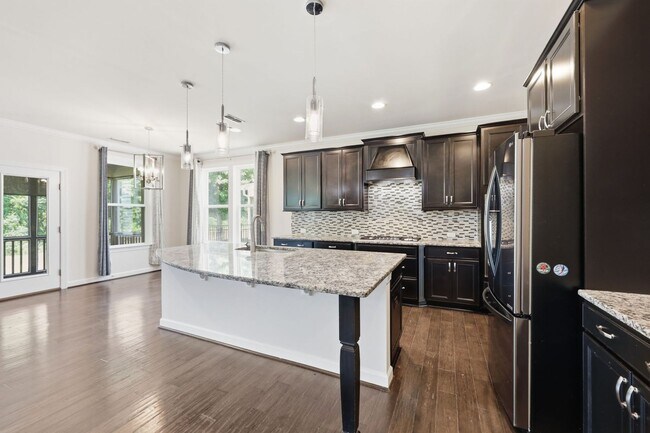 Building Photo - 304 Atwood Dr