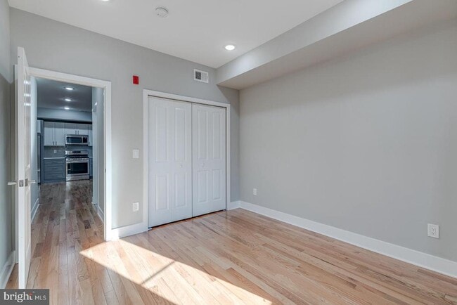 Building Photo - 2113 Master St