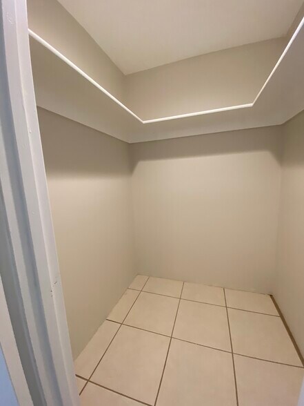 Building Photo - 2959 Edgewood Ln