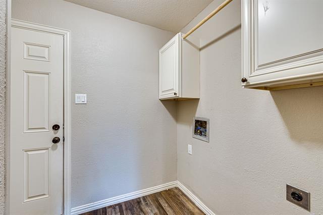 Building Photo - 2101 Warwick Dr