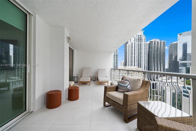 Building Photo - 1200 Brickell Bay Dr
