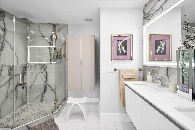 Building Photo - 14441 S Biscayne River Dr