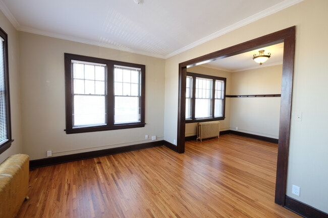 Building Photo - Snelling Villas