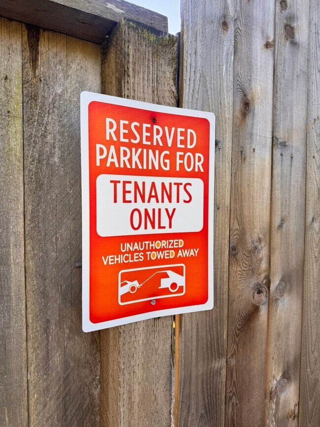 Building Photo - GORGEOUS BAY VIEWS! FULLY FURNISHED! LINEN AND HOUSKEEPING SERVICES INCLUDED!