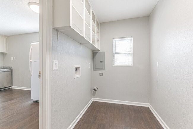 Building Photo - 510 S Utah St