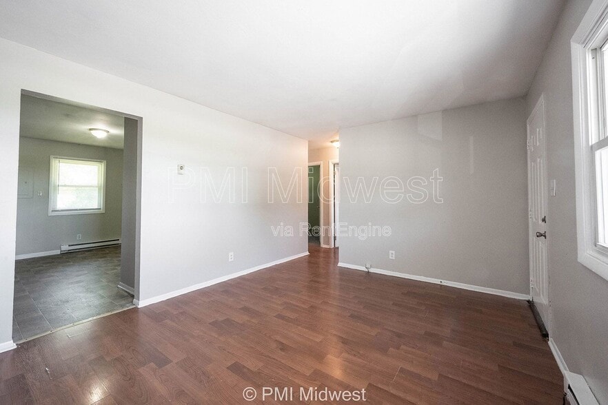 Building Photo - 4881 300W