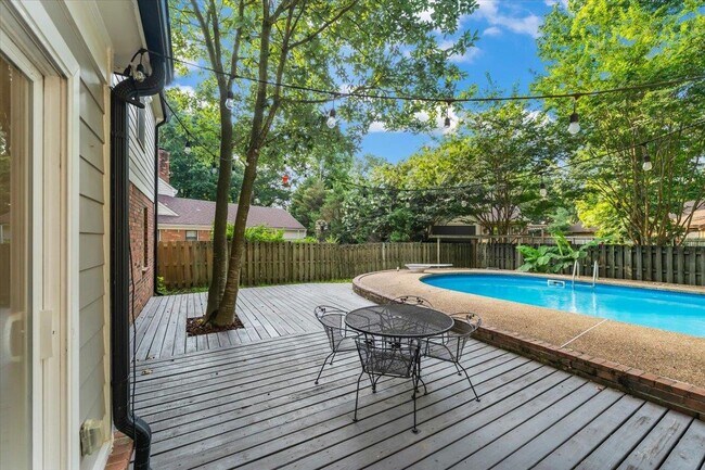 Building Photo - 8783 Lower Woods Cove