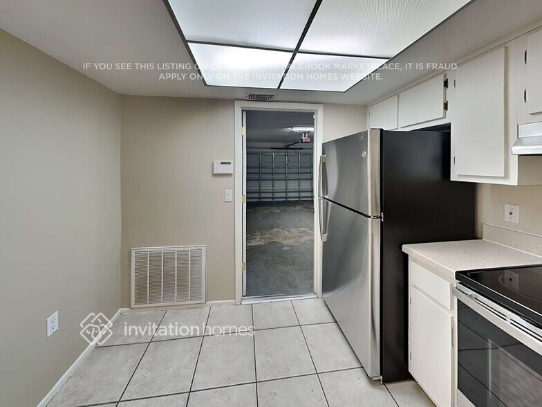 Building Photo - 888 E Timberland Trail