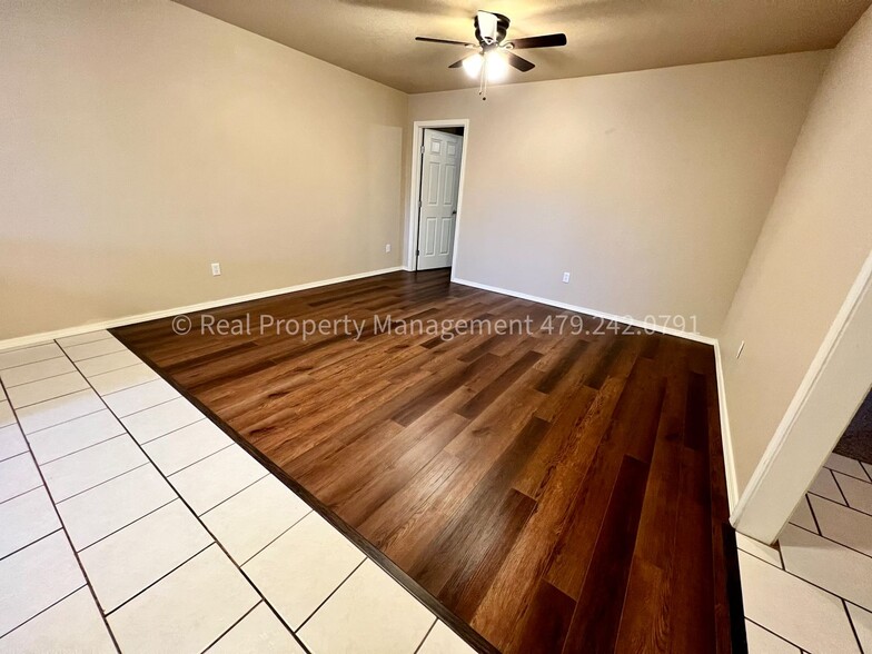 Building Photo - 207 H St