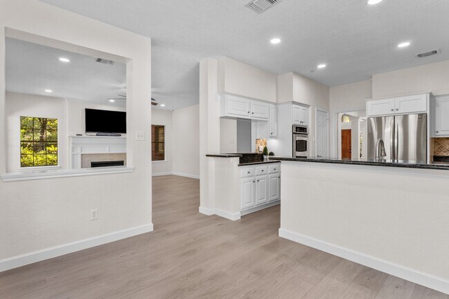 Building Photo - 35 Amber Sky Pl