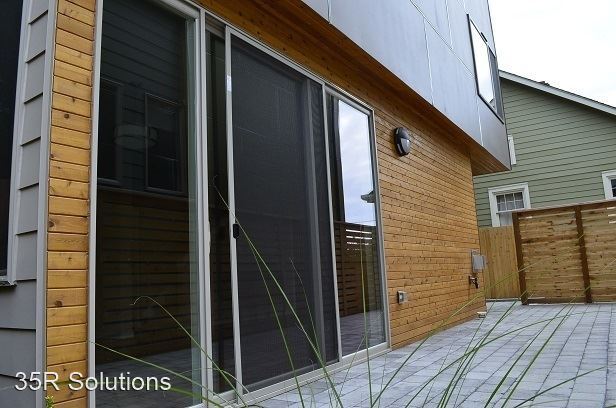 Building Photo - 3 br, 2.5 bath House - 948B Hiawatha Place S