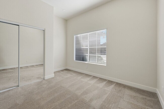 Building Photo - Bright, Updated Home with Spacious Layout & Low-Maintenance Yard