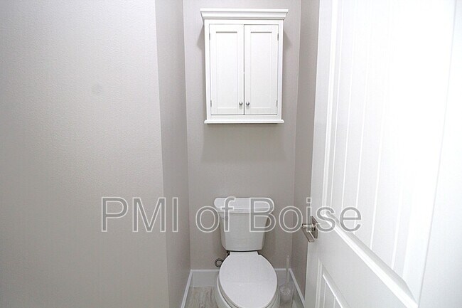 Building Photo - 2271 E Powder River St