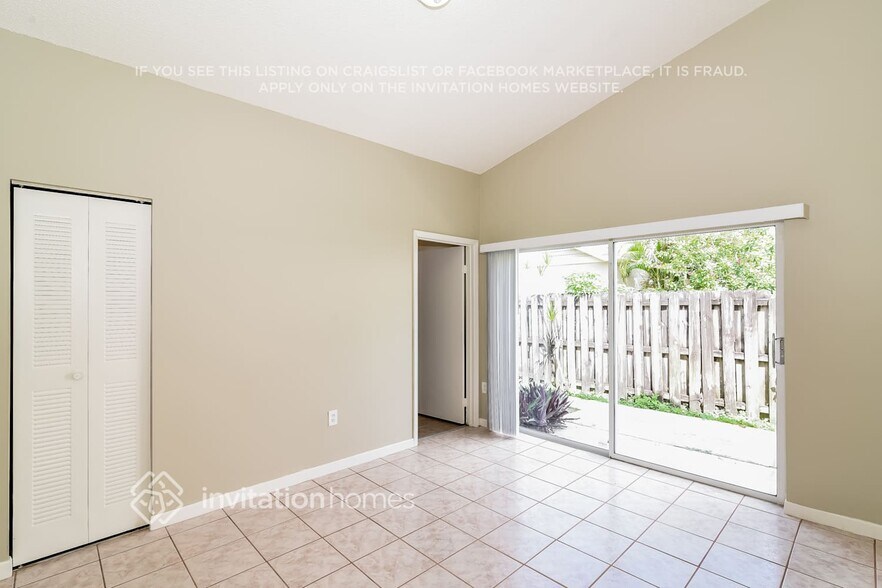 Building Photo - 9949 W Daffodil Ln