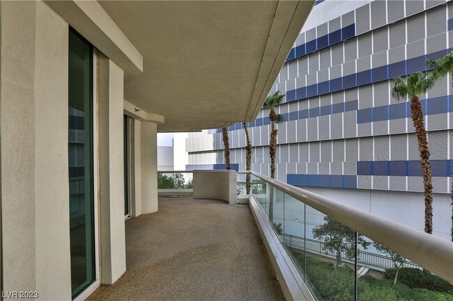 Building Photo - 2877 Paradise Rd