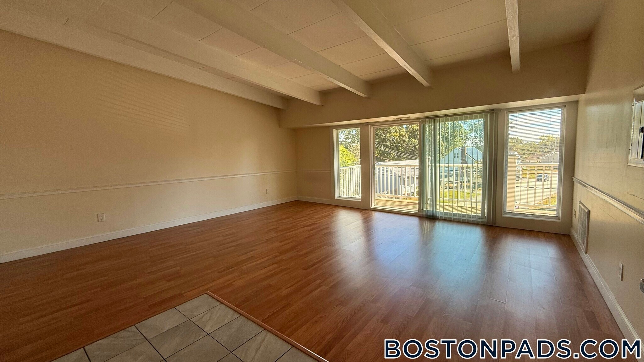 Building Photo - 12 Westgate Dr