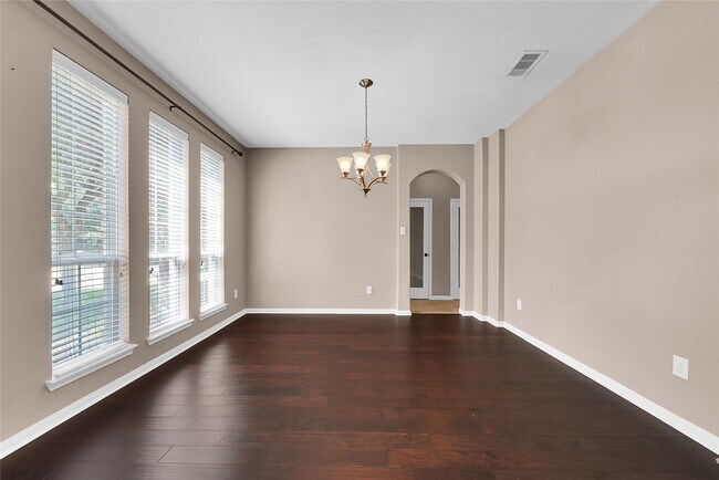 Building Photo - 25525 Oakhurst Forest Dr