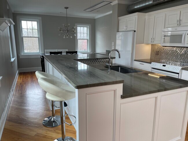 Building Photo - 116 E Council St