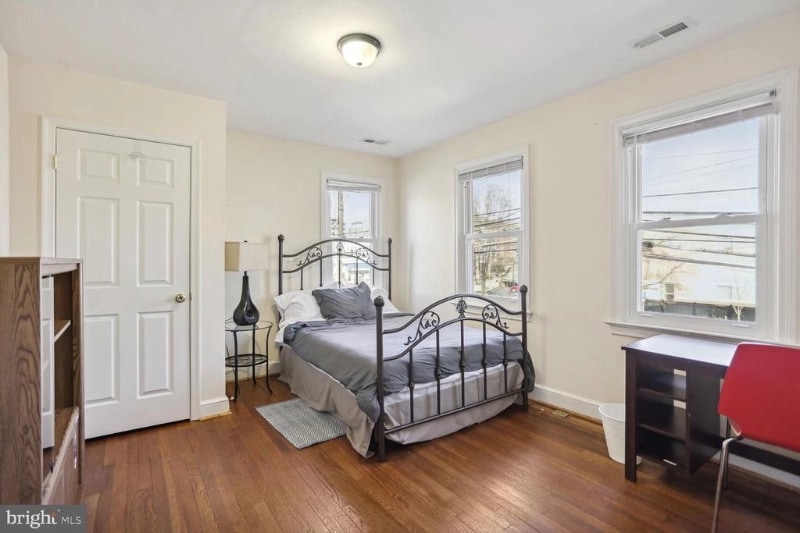 Building Photo - 844 Sligo Ave