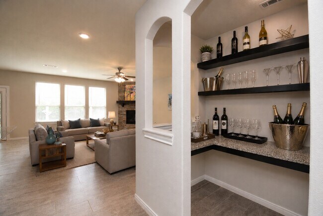 Building Photo - 24918 Meadowthorn Crest Ln
