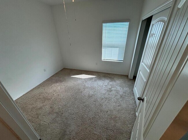 Building Photo - 3601 Batson Dr
