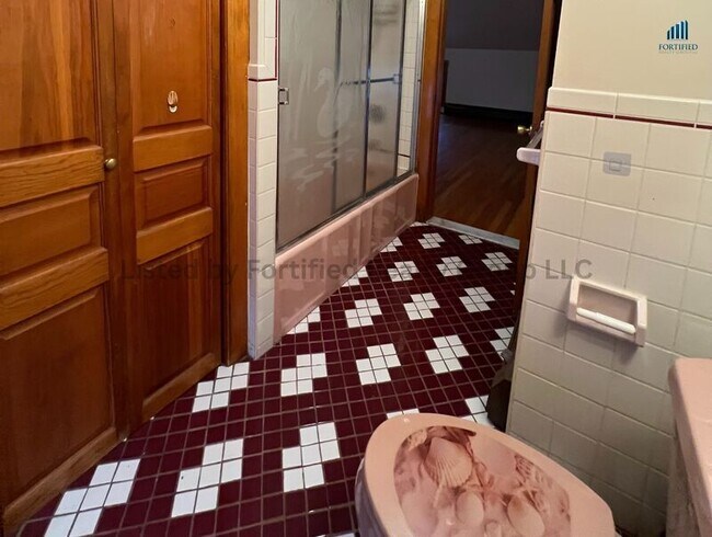 Building Photo - 455 Middle St