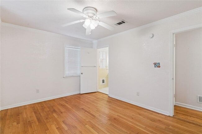 Building Photo - 1407 Sycamore Ave