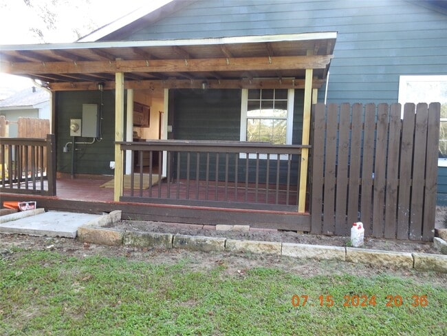 Building Photo - 34819 Lake Point