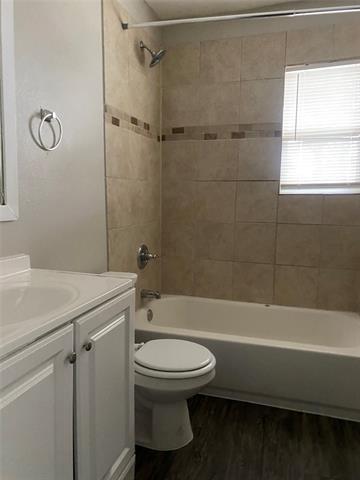 Building Photo - 2405 Jennings Ave