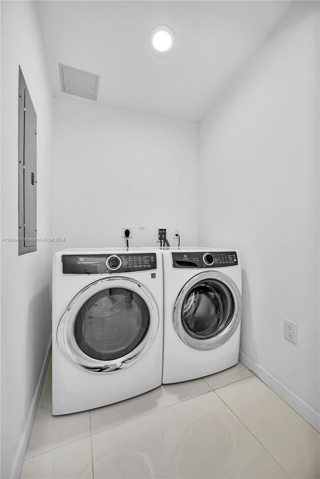 Laundry - 851 NE 1st Ave