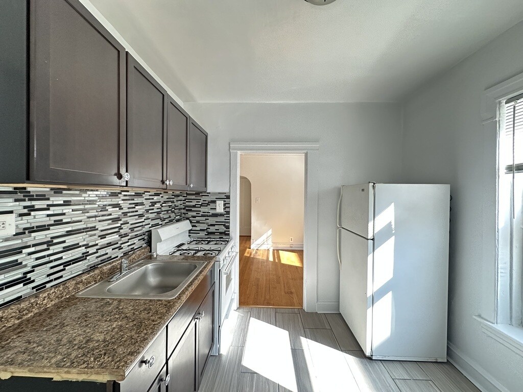 Building Photo - 6347 N Magnolia Ave